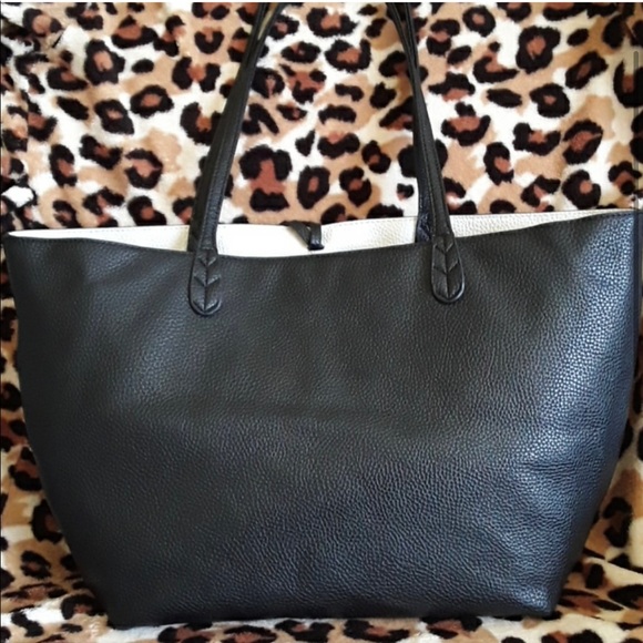 BCBG Black Tote Bag w Gold Logo - Picture 2 of 6